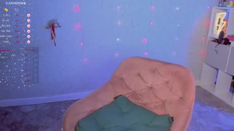 violet____h online show from January 27, 9:33 pm