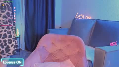 violet____h online show from September 15, 6:48 pm