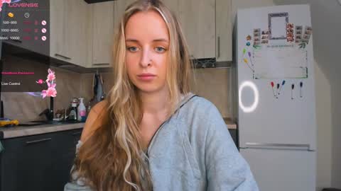 Violet online show from February 5, 1:33 pm