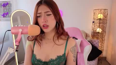 violet online show from December 3, 6:43 pm