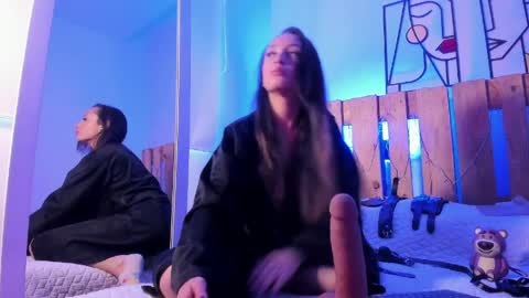 Violet Jones online show from April 2, 3:53 pm