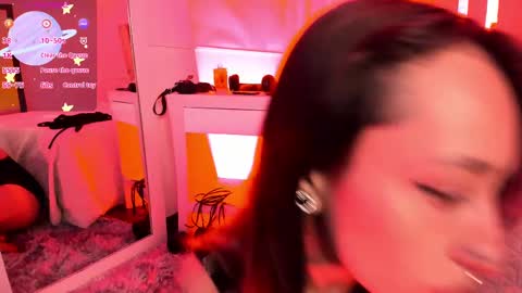 Violet Jones online show from October 1, 3:39 pm