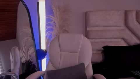 Call me Violet online show from October 24, 7:54 pm