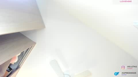 violeth___ online show from December 21, 11:11 am