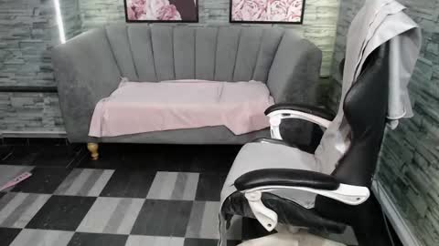 violeth_b online show from September 9, 1:33 pm