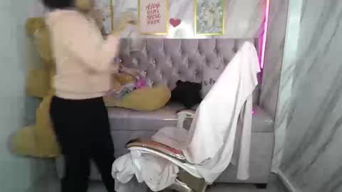 violeth_b online show from September 19, 12:59 pm