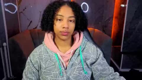 violeth_b online show from November 17, 12:39 pm