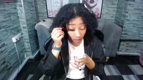 violeth_b online show from September 18, 12:58 pm