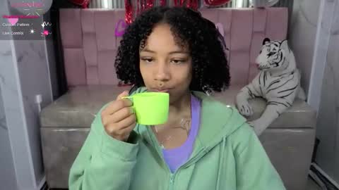 violeth_b online show from February 26, 12:59 pm