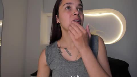 Violeth Hill online show from February 17, 4:09 am