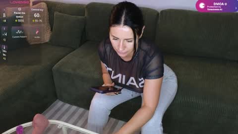 VioletBaby online show from April 4, 2:32 am