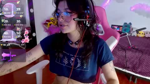   online show from September 25, 9:45 pm