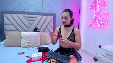 Violet Rousse online show from March 11, 12:50 pm