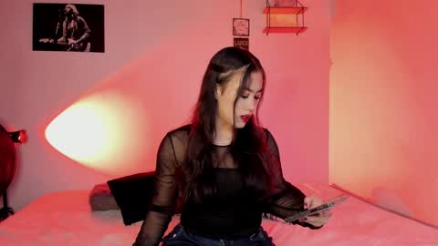 Violet salvatore online show from January 4, 6:30 am