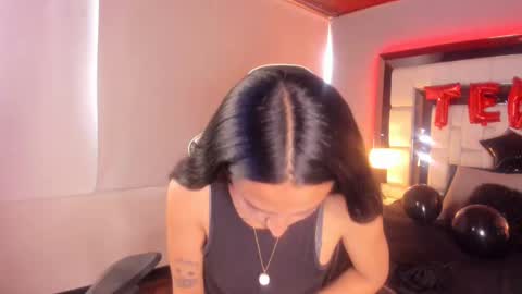 violetskinny online show from February 18, 7:00 pm