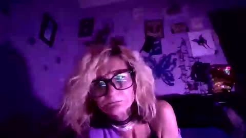 violetsprings7 online show from March 27, 11:55 am