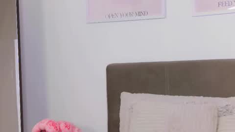 VioletSwone online show from September 12, 4:35 am