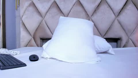 Violett  online show from May 16, 12:24 am