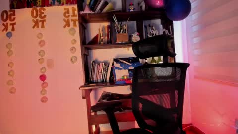 Violeta online show from May 27, 9:56 pm