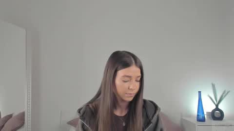 violetta_finch online show from February 13, 8:27 am