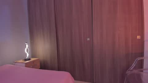 violetta independent model online show from December 17, 5:18 am