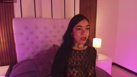 violettaalemida online show from January 15, 1:17 pm