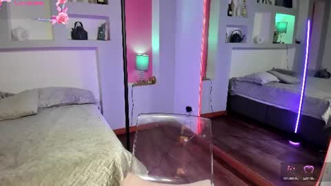 ViolettaBaker online show from July 13, 7:14 pm