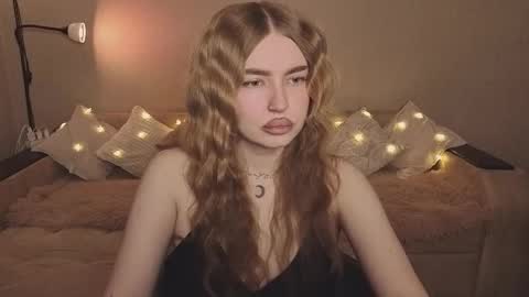 ViolettaOtis online show from March 3, 3:29 pm