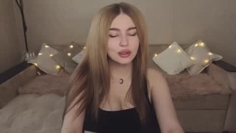 ViolettaOtis online show from September 22, 12:58 pm