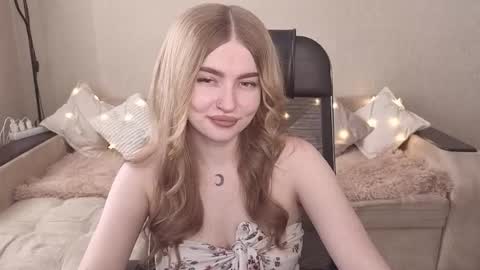 ViolettaOtis online show from January 16, 10:33 am