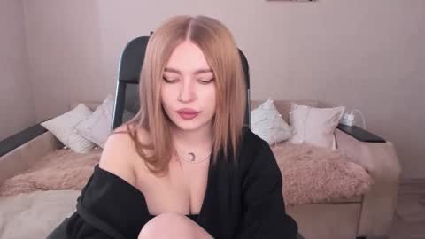 ViolettaOtis online show from February 6, 11:20 am