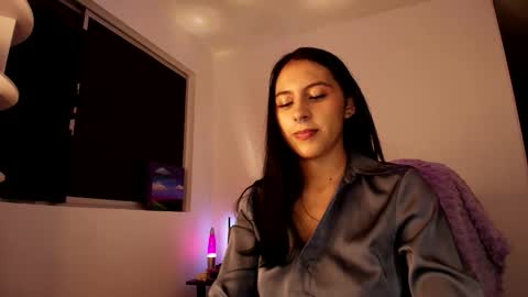 Violetta....Follow me in Twitter... online show from October 12, 5:54 am