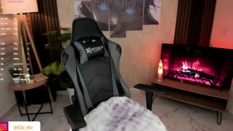 JULIE UWU online show from February 11, 7:38 pm