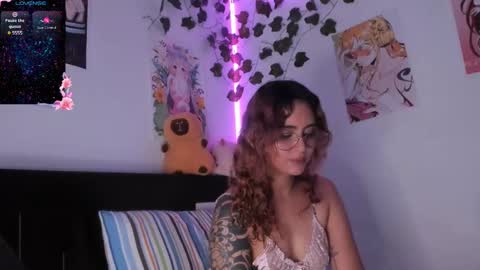 Violette  online show from February 3, 10:11 pm