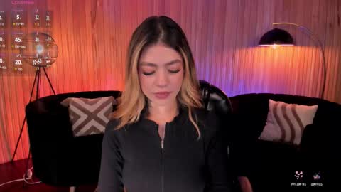 Violett  online show from February 25, 7:45 pm