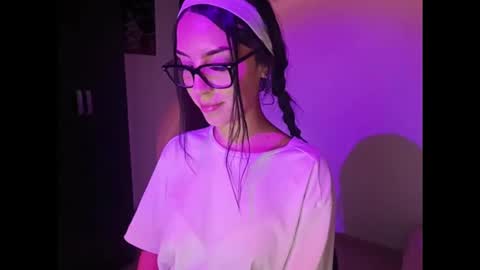 viollet_soul online show from May 13, 4:51 am