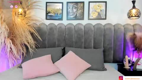 VIOLLET online show from October 14, 8:55 pm