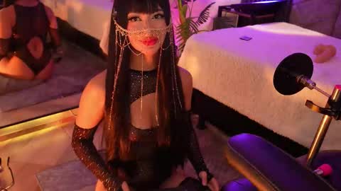 viollettebylyly online show from February 28, 1:10 pm