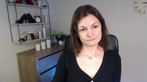 Vivian online show from February 12, 6:51 am