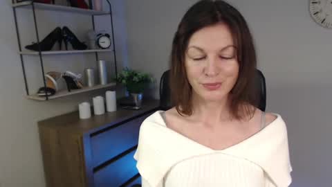 Vivian online show from February 26, 7:34 am