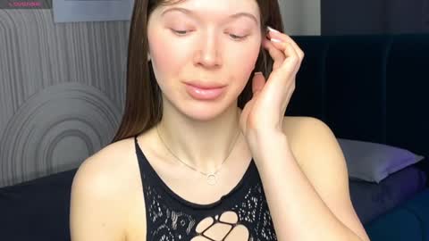 Vivian Evans online show from February 7, 12:31 am