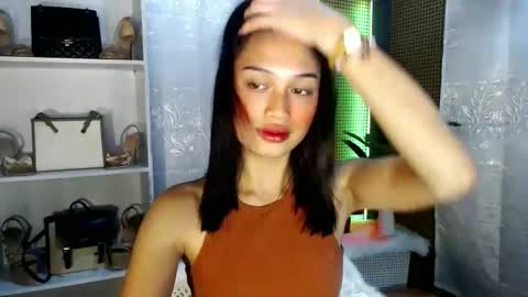 Vivian online show from January 5, 9:05 am