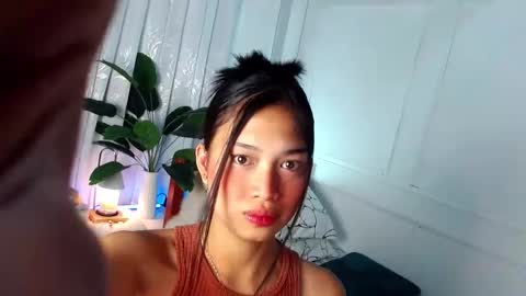 Vivian online show from February 1, 7:02 pm