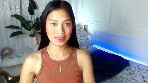 Vivian online show from February 7, 9:15 pm