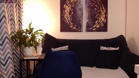 Vivian online show from October 9, 6:23 pm