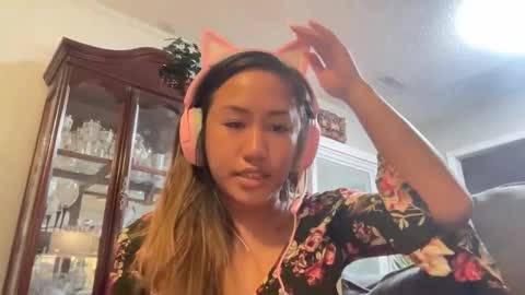 viviandela97 online show from June 7, 2:51 am