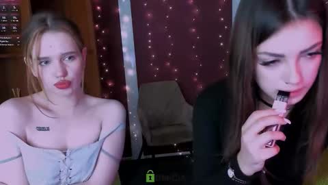 vivy_star online show from December 19, 8:23 pm