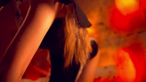 vixcx_ online show from October 31, 6:56 pm