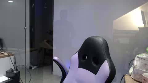 vr_099 online show from April 13, 7:58 pm