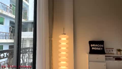 Mia online show from December 18, 3:11 am